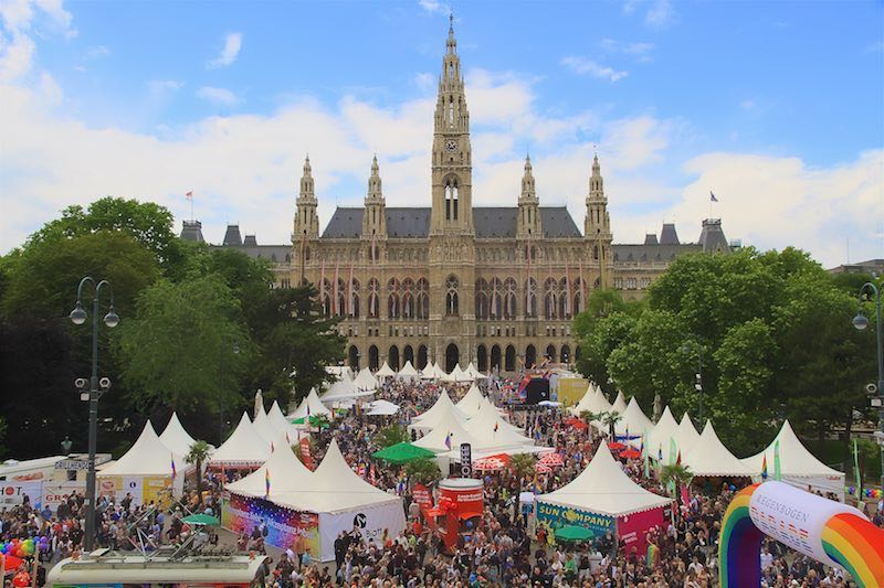 Dominik_Steinmair_vienna_pride_2015.jpg
