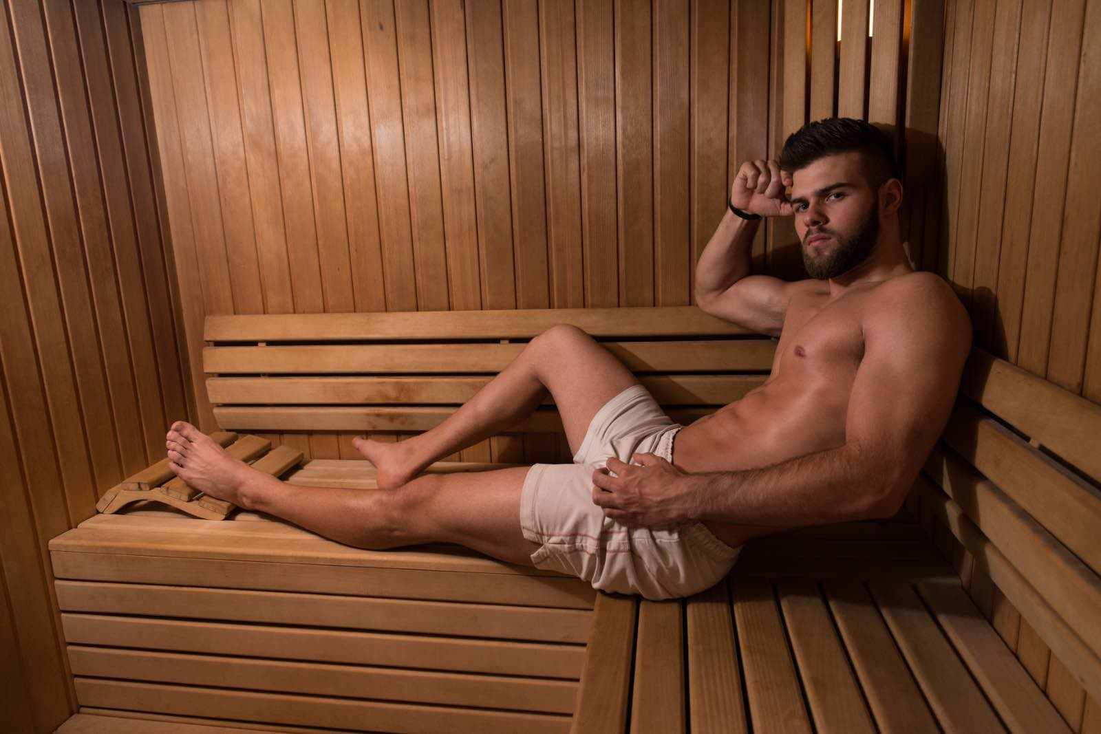 Mehr Informationen zu "Mein erstes Mal Sex in einer Gay Sauna"
